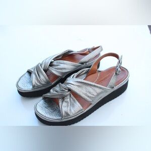 L’Amour des Pieds Amiens sandals